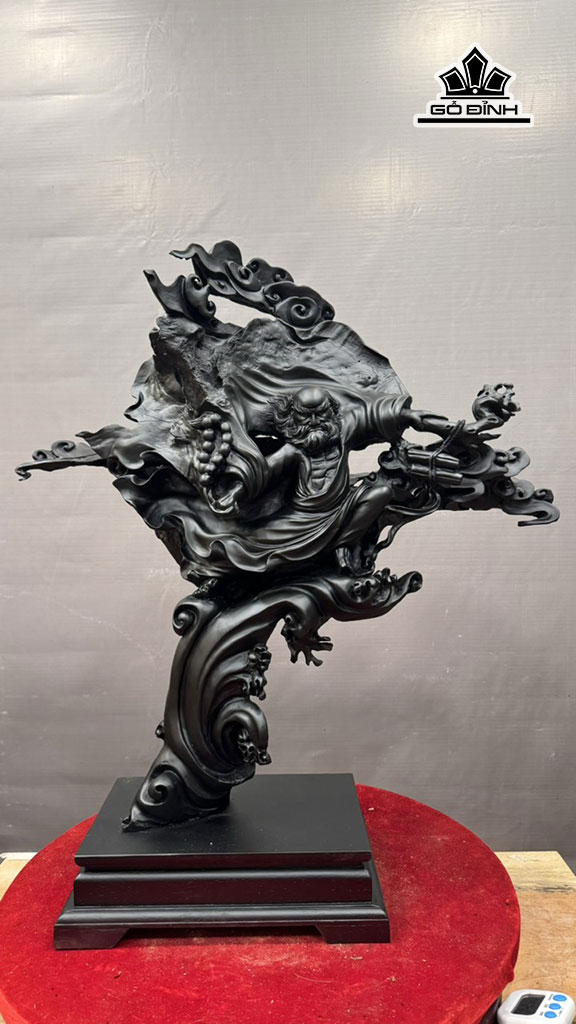 Tượng Đạt Ma Bay Gỗ Mun Sừng Cao Cả Kỷ 73 Kỷ 9 Ngang 66 Sâu 25 (cm)