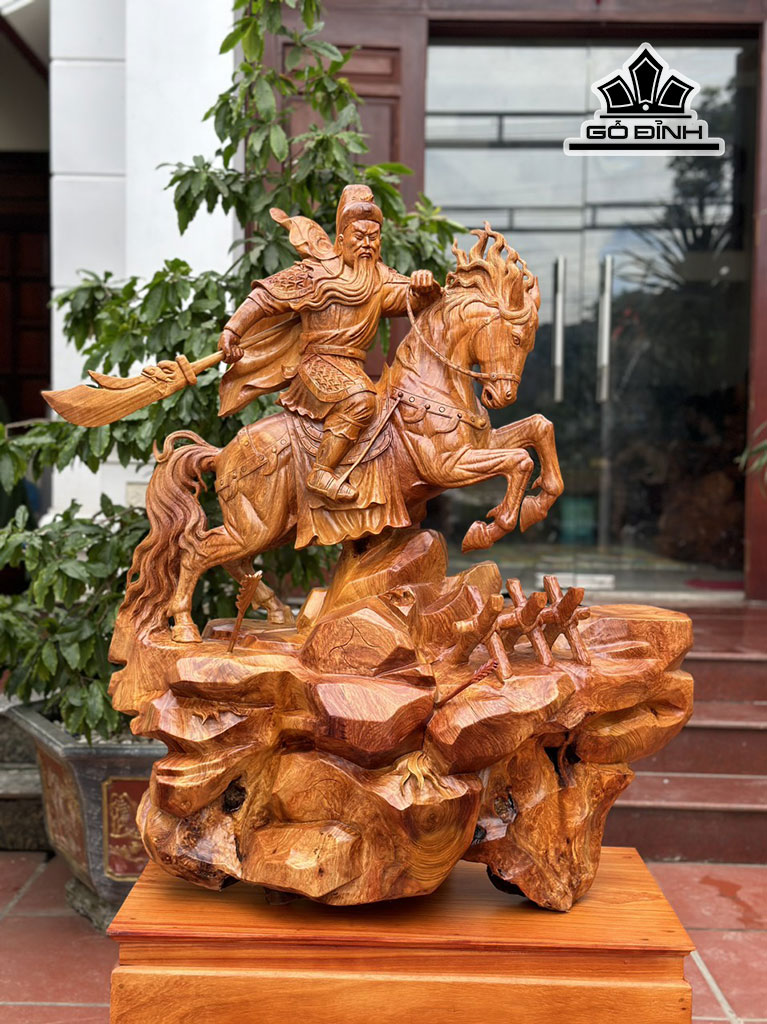 Tượng Quan Công Cưỡi Ngựa Gỗ Hương Cao Cả Kỷ 145 Riêng Tượng 100 Ngang 90 Sâu 43 (cm)