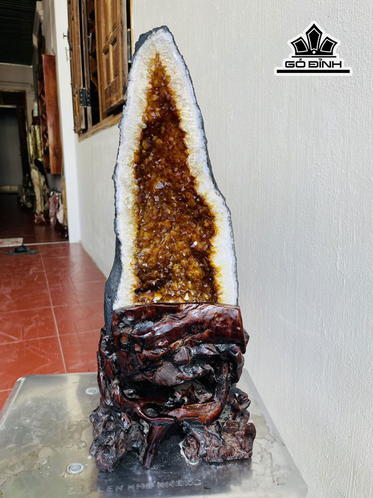 Hốc Đá Thạch Anh Vàng Cao 56 Ngang 18 (cm) 14,8kg