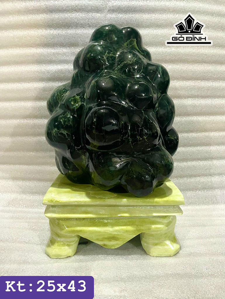 Tác Phẩm Đá Serpentine Cao 25 Ngang 43 (cm)