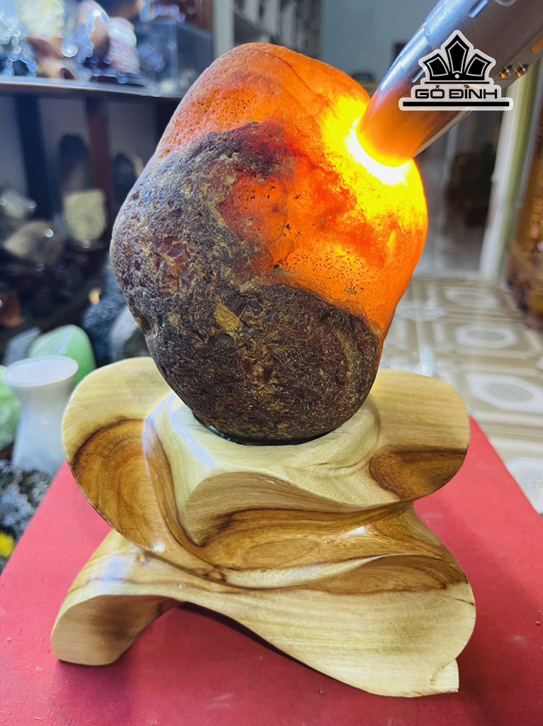 Tác Phẩm Đá Mã Não Cao 25 (cm) 2,8kg