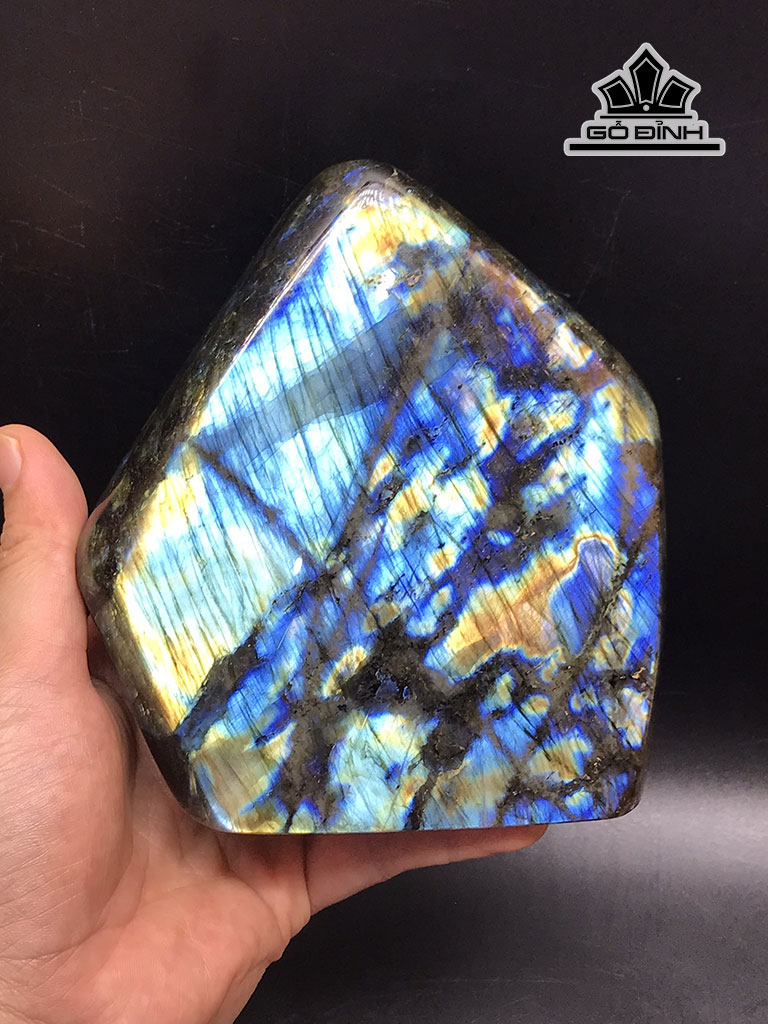 Tác Phẩm Đá Xà Cừ (Labradorite) Cao 13,7 Ngang 12 Sâu 4,5 (cm) 1,35kg