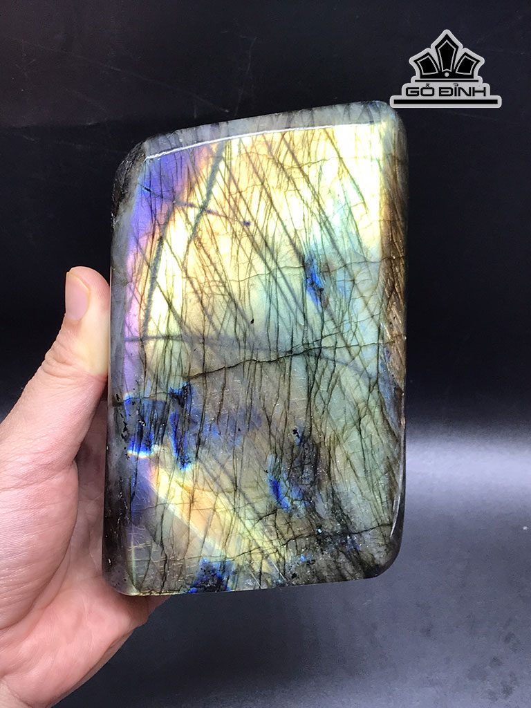 Tác Phẩm Đá Xà Cừ (Labradorite) Cao 14,3 Ngang 9,3 Sâu 5 (cm) 1,3kg