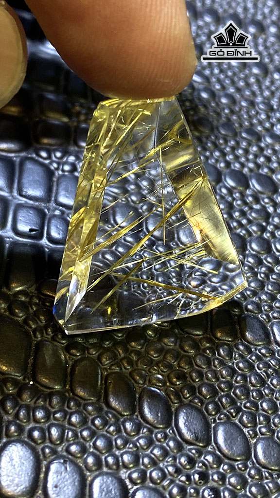 Mặt Dây Chuyền Đá Thạch Anh Tóc Vàng Cao 28 Ngang 26 Sâu 8 (mm) 9g