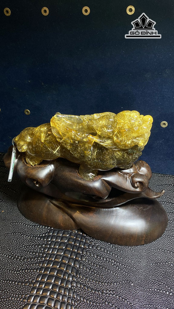 Tác Phẩm Tỳ Hưu Phi Thiên Đá Thạch Anh Tóc Vàng Cao 16,7 Ngang 9,4 Sâu 5,4 (cm) 0,7kg