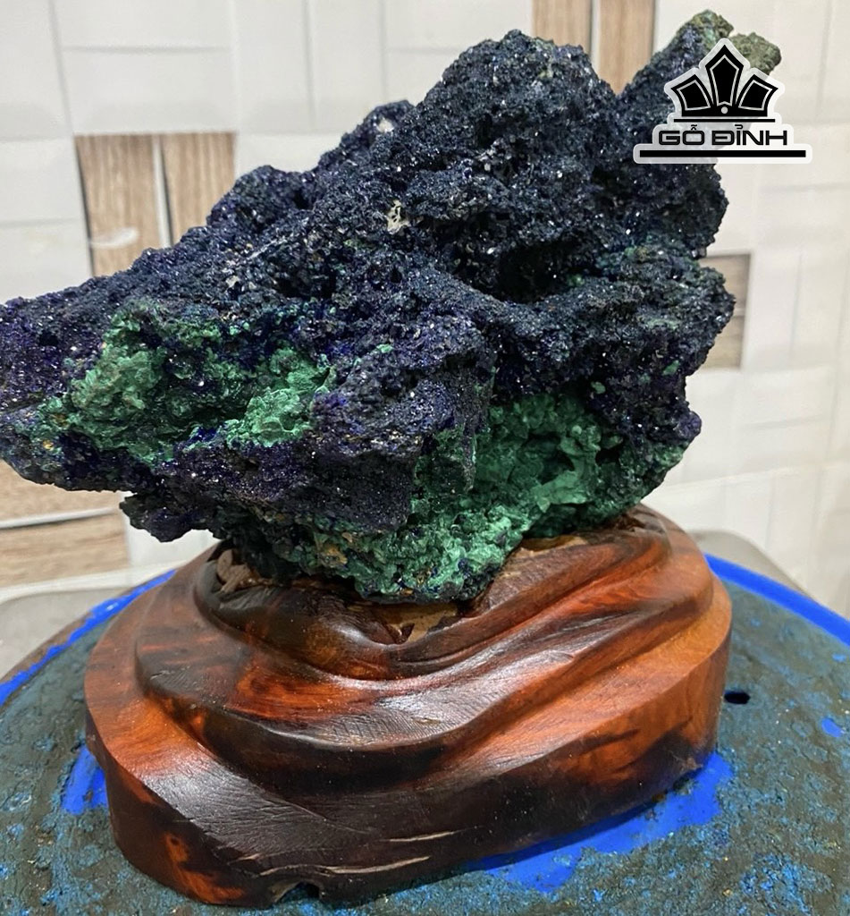 Tác Phẩm Đá Azurite Cộng Sinh Cùng Malachite Cao 18 Ngang 16 (cm) 2,5kg