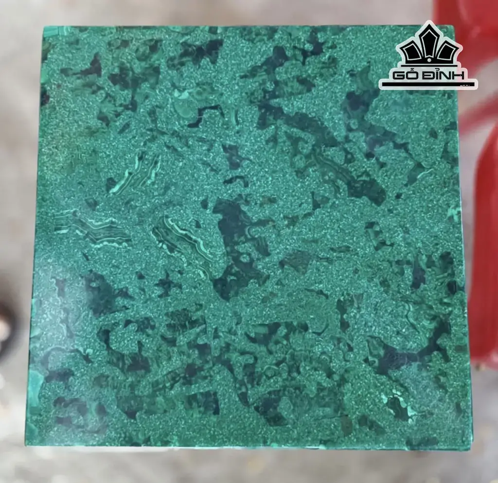 Tác Phẩm Đá Malachite Cao 25 Ngang 25 Sâu 2,5 (cm) 4kg