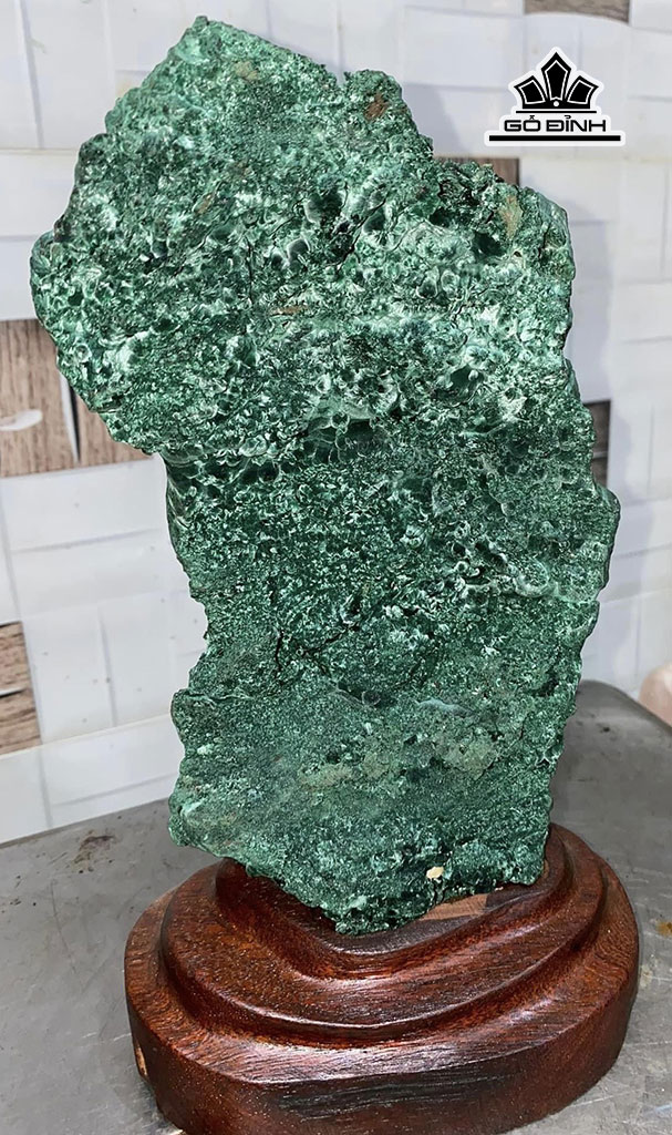 Tác Phẩm Đá Malachite Cao 26 (cm) 1,7kg