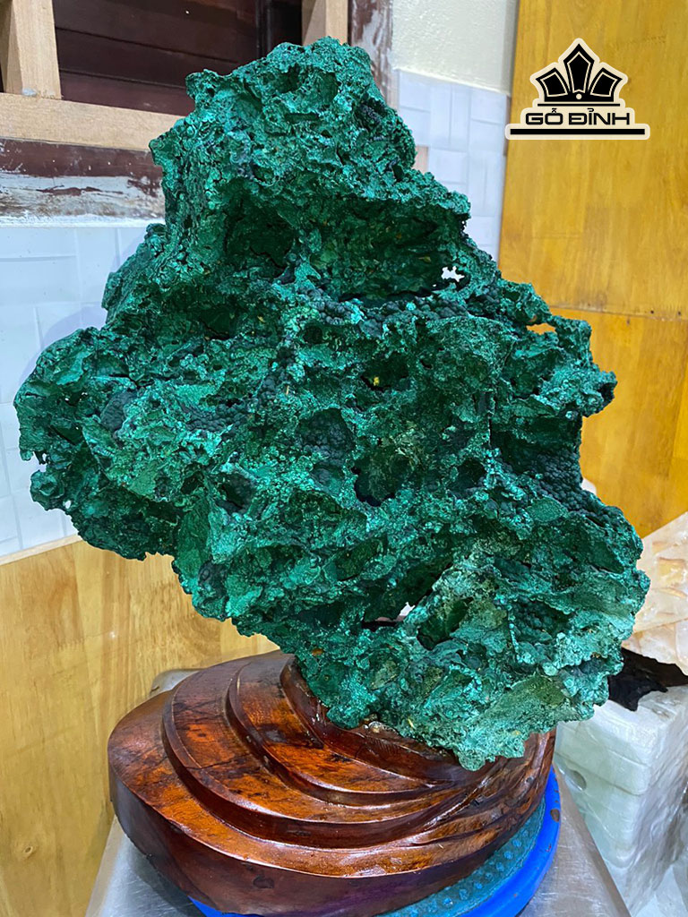 Tác Phẩm Đá Malachite Cao 46 (cm) 16,5kg
