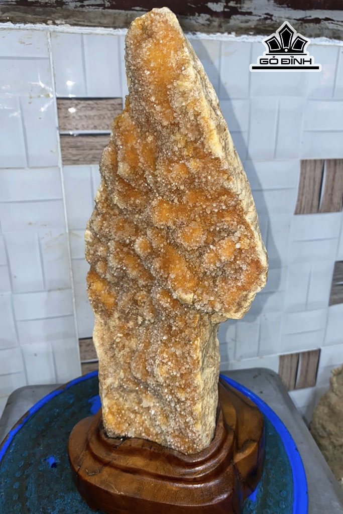 Tác Phẩm Đá Thạch Anh Cao 34 (cm) 4,8kg