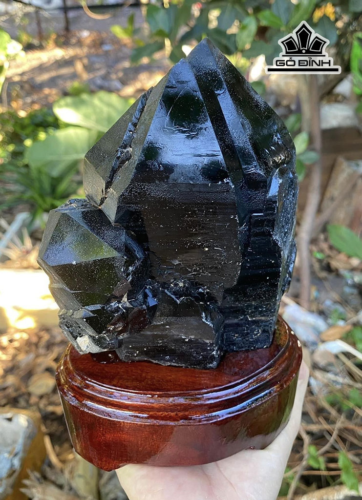 Tác Phẩm Đá Thạch Anh Đen Cao 10 Ngang 16 (cm) 1,7kg