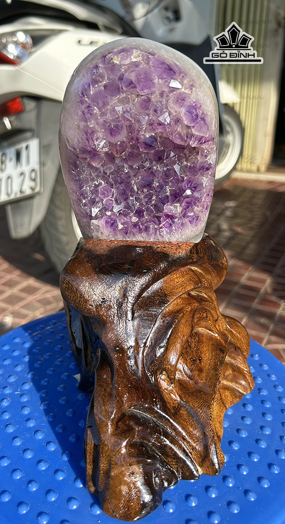 Tác Phẩm Đá Thạch Anh Tím Cao 22 (cm) 2,25kg