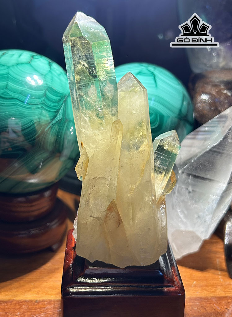 Tác Phẩm Đá Thạch Anh Vàng Cao 13,5 Ngang 5 (cm) 175,4g