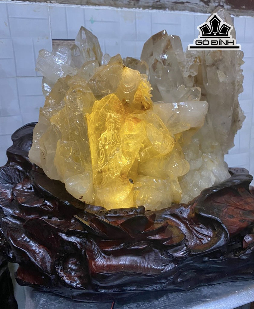 Tác Phẩm Quan Thế Âm Đá Thạch Anh Phale Cao 33 Ngang 33 Sâu 25 (cm) 20kg