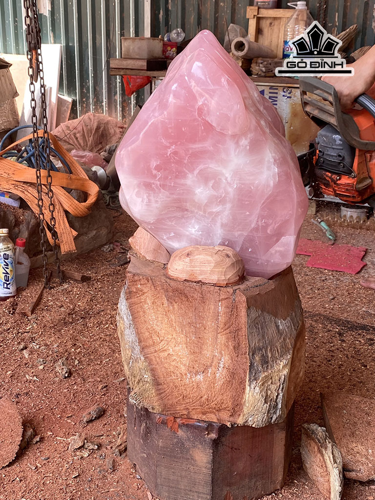 Đại Cảnh Đá Thạch Anh Hồng Cao 65 Ngang 33 Sâu 20 Riêng Đá 45 (cm) 39kg