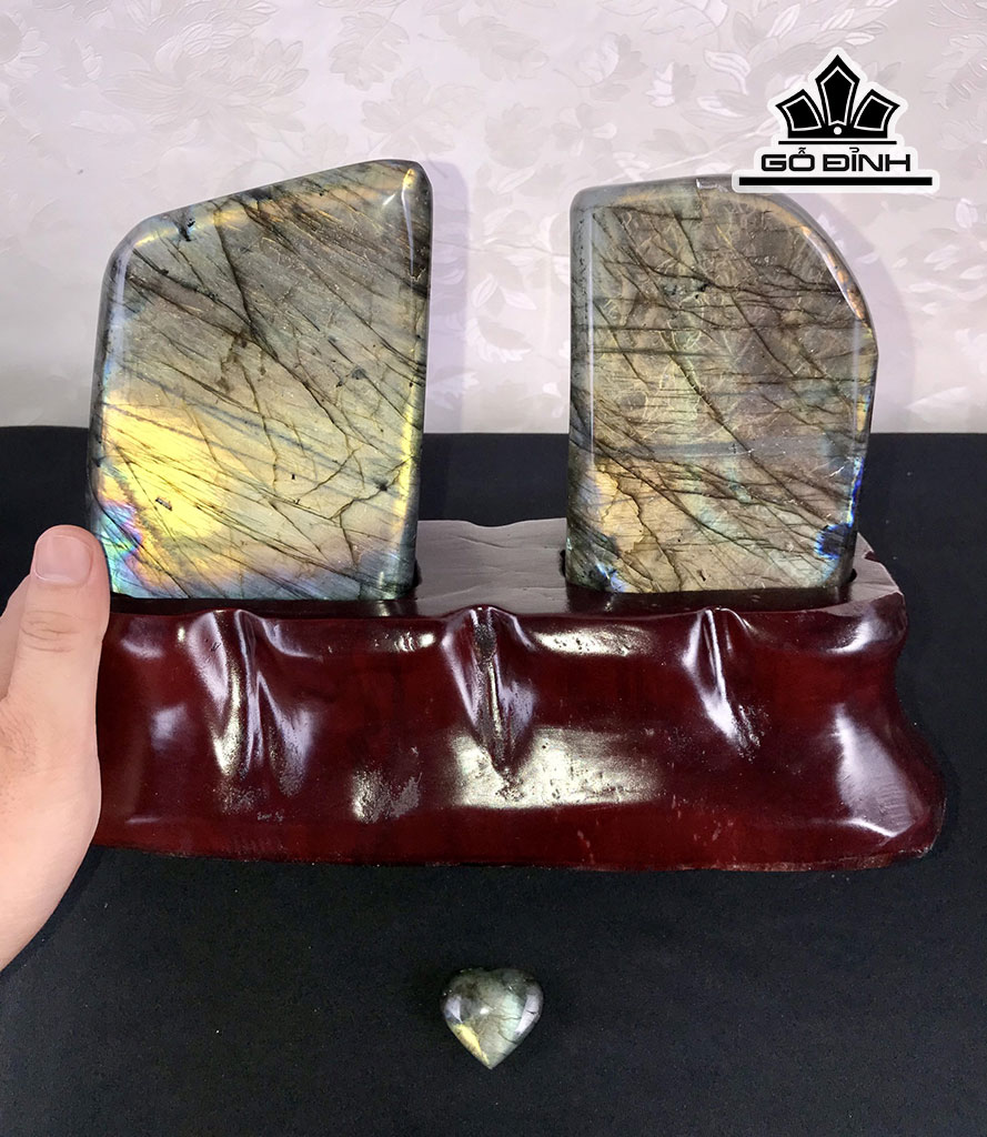 Tác Phẩm Phu Thê Nguyệt Quang Đá Xà Cừ (Labradorite) Cao 18,5 Ngang 26 Sâu 11 (cm) 2,2kg