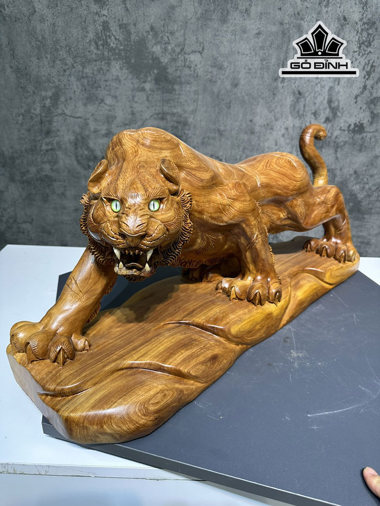 Tượng Hổ Phong Thủy Gỗ Ngọc Am Cao 30 Ngang 66 Sâu 22 (cm)
