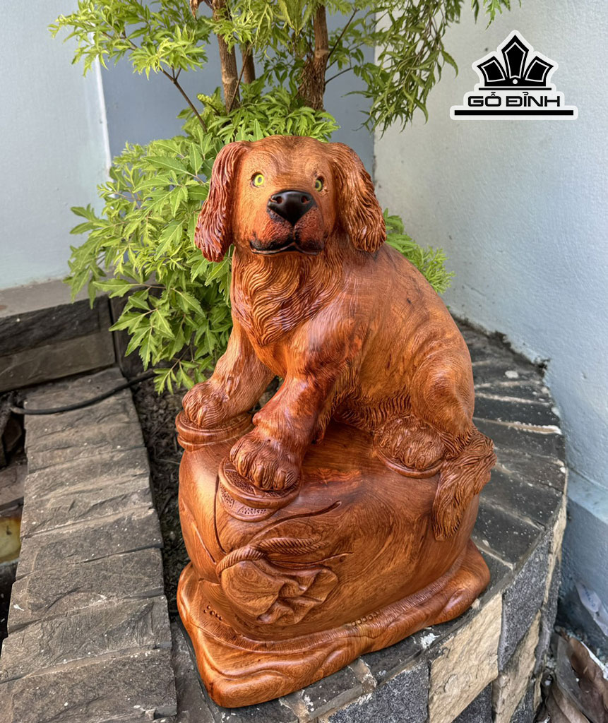 Tượng Chó Gỗ Hương Cao 40 Ngang 25 Sâu 15 (cm)