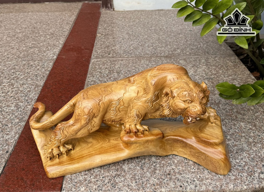 Tượng Hổ Phong Thủy Gỗ Hương Cao 23 Ngang 52 Sâu 17 (cm)
