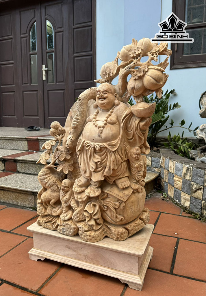 Tượng Phật Di Lặc Tam Phúc Vác Cành Đào Gỗ Ngọc Am Cao 100 Ngang 55 Sâu 22 (cm)