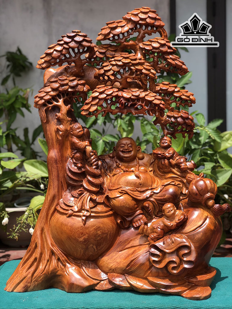 Tượng Phật Di Lặc Tam Phúc Ngự Gốc Tùng Gỗ Hương Cao 91 Ngang 69 Sâu 33 (cm)