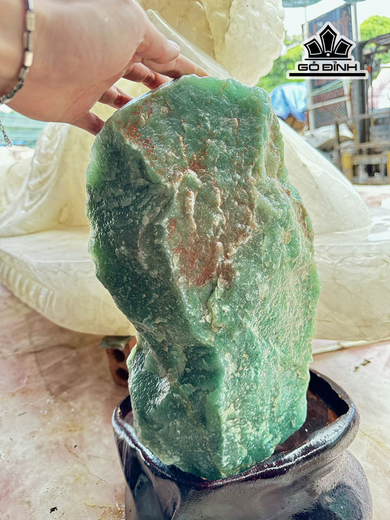 Tác Phẩm Đá Thạch Anh Xanh Thô Cao 35 Ngang 16 Sâu 15 (cm) 11,5kg