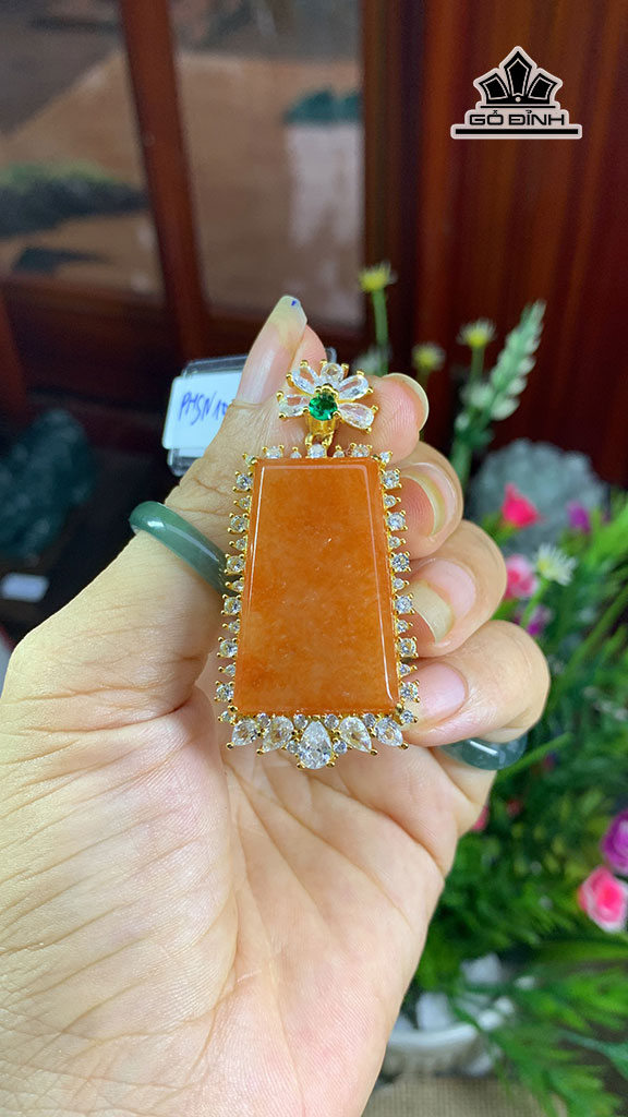 Mặt Dây Chuyền Vô Sự Bài Đá Cẩm Thạch Cao 32,12 Ngang 20,48 (mm) 78,35cts