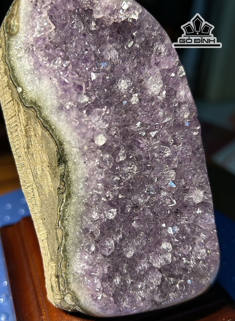 Tác Phẩm Đá Thạch Anh Tím Cao 10 Ngang 14 (cm) 1,3kg