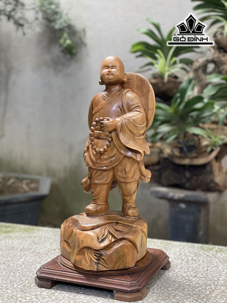 Tượng Tùy Duyên Gỗ Bách Xanh Cao 48 Ngang 23 Sâu 22 (cm)