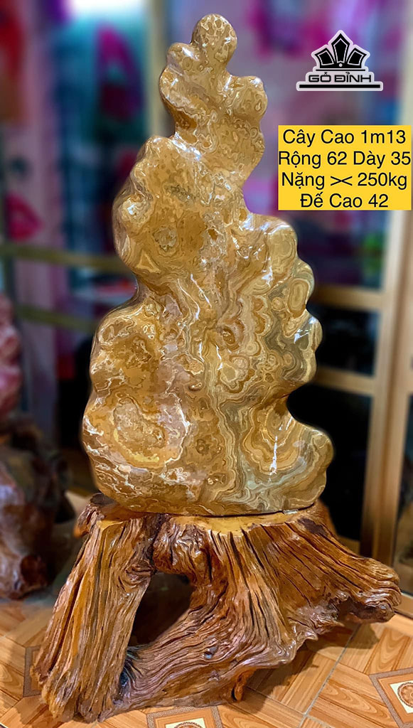 Tác Phẩm Đá Canxit Cao 113 Ngang 62 Sâu 35 Đế Cao 42 (cm) 250kg