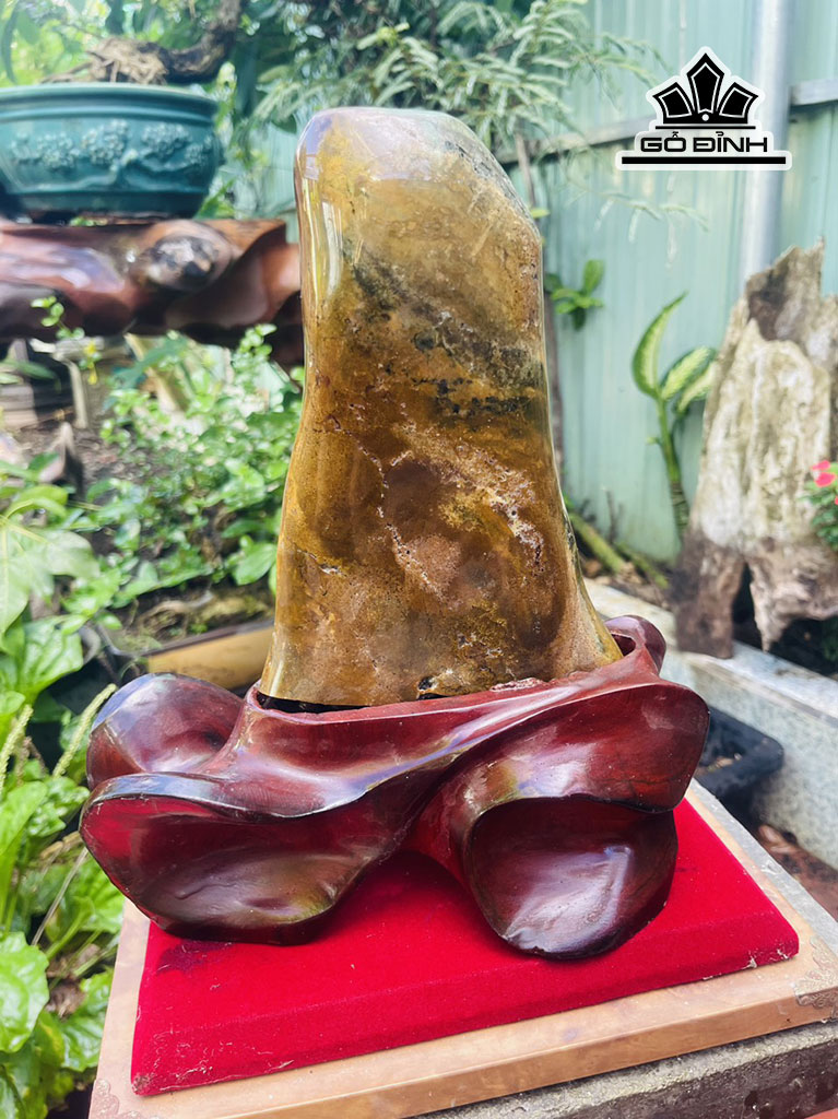 Tác Phẩm Đá Canxedon Cao 28 (cm) 2,5kg