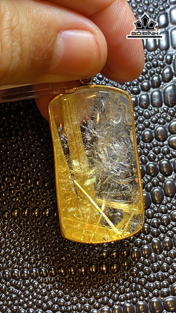 Mặt Dây Chuyền Thiên Hậu Đá Thạch Anh Tóc Vàng Cao 43,71 Ngang 22,9 Sâu 9,35 (mm) 110,72cts