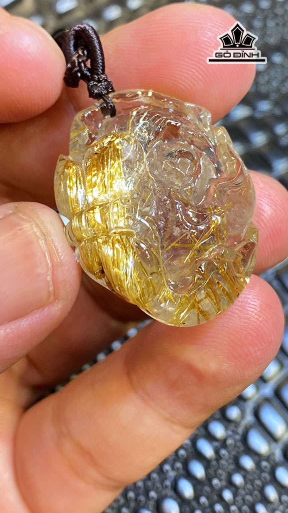 Mặt Dây Chuyền Trái Đào Đá Thạch Anh Tóc Vàng Cao 32,6 Ngang 23,4 Sâu 13,8 (mm) 13,6g