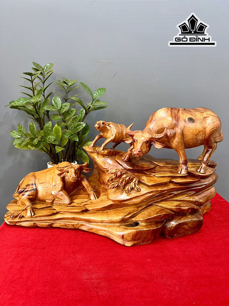 Tượng Gia Đình Trâu Gỗ Hương Cao 31 Ngang 60 Sâu 22 (cm)
