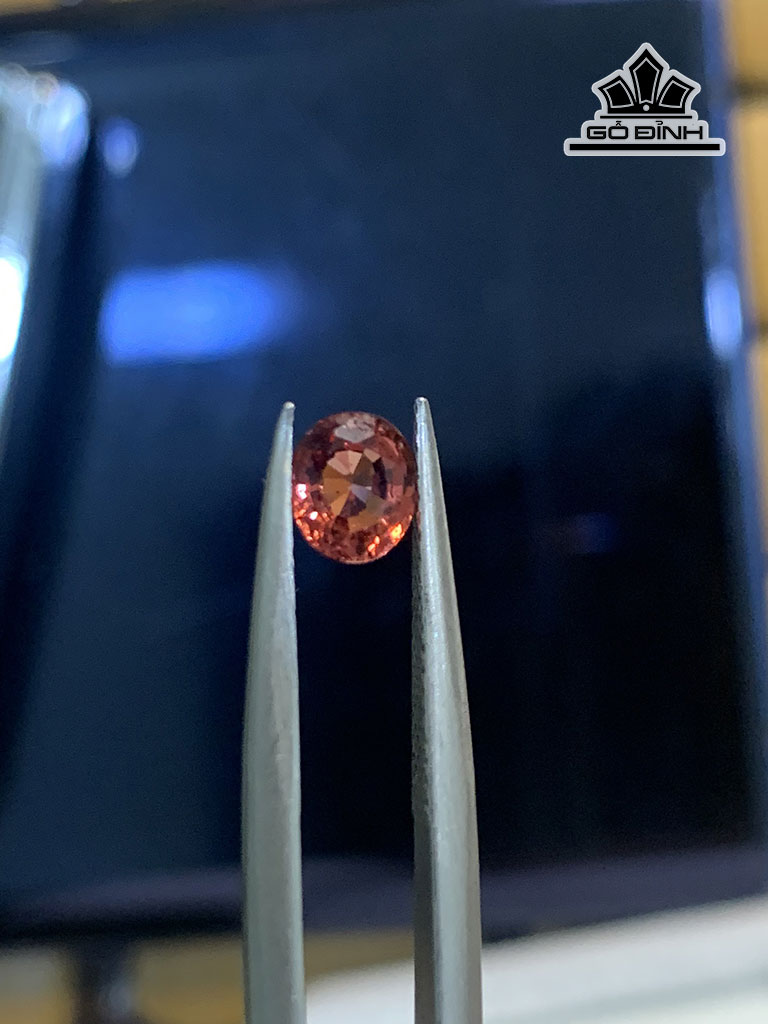 Viên Đá Spinel Cao 5,1 Ngang 4,2 Sâu 2,9 (mm) 0,45cts