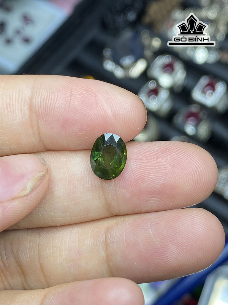 Viên Đá Sapphire Phan Thiết Xanh Lục Mặt 2,05cts