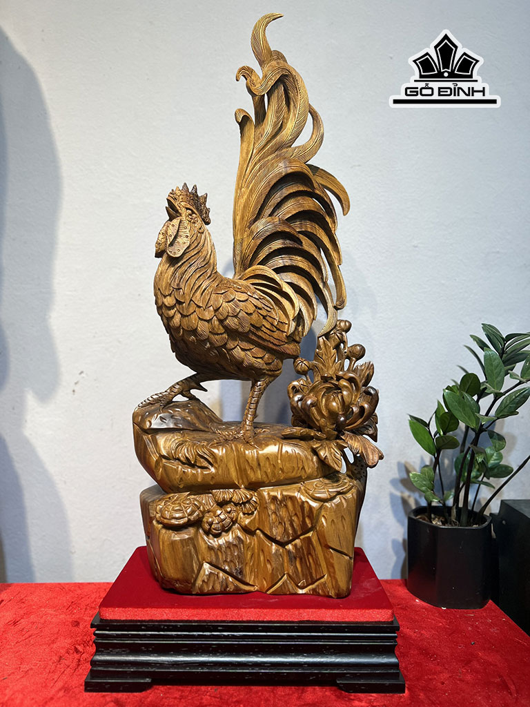 Tượng Gà Trống Gỗ Bách Xanh Cao 69 Ngang 30 Sâu 18 (cm)