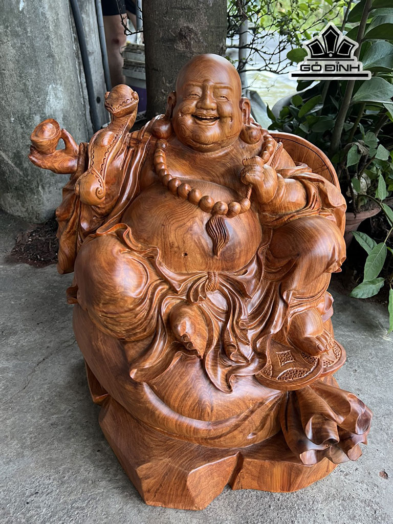 Tượng Phật Di Lặc Như Ý Gỗ Hương Cao 48 Ngang 40 Sâu 38 (cm)