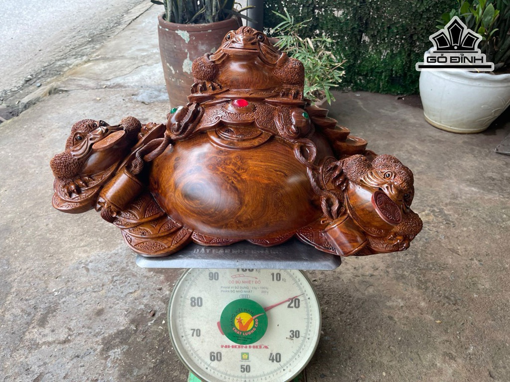 Tượng Tam Cóc Trấn Chum Tiền Gỗ Hương Cao 30 Ngang 60 Sâu 30 (cm)