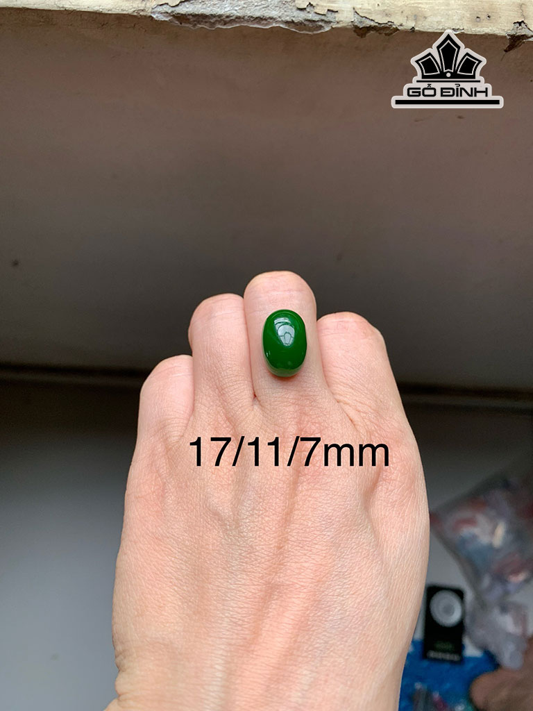 Viên Đá Ngọc Bích (Nephrite Jade) Cao 17 Ngang 11 Sâu 7 (mm) 11,475cts