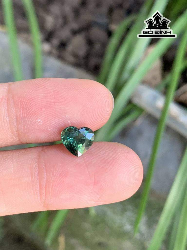 Viên Đá Sapphire Xanh Phan Thiết Cao 8 Ngang 7,1 Sâu 4,9 (mm) 2,1cts