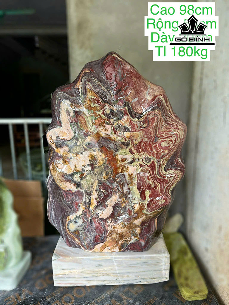 Tác Phẩm Đá Serpentine Cao 98 Ngang 58 Sâu 20 (cm) 180kg