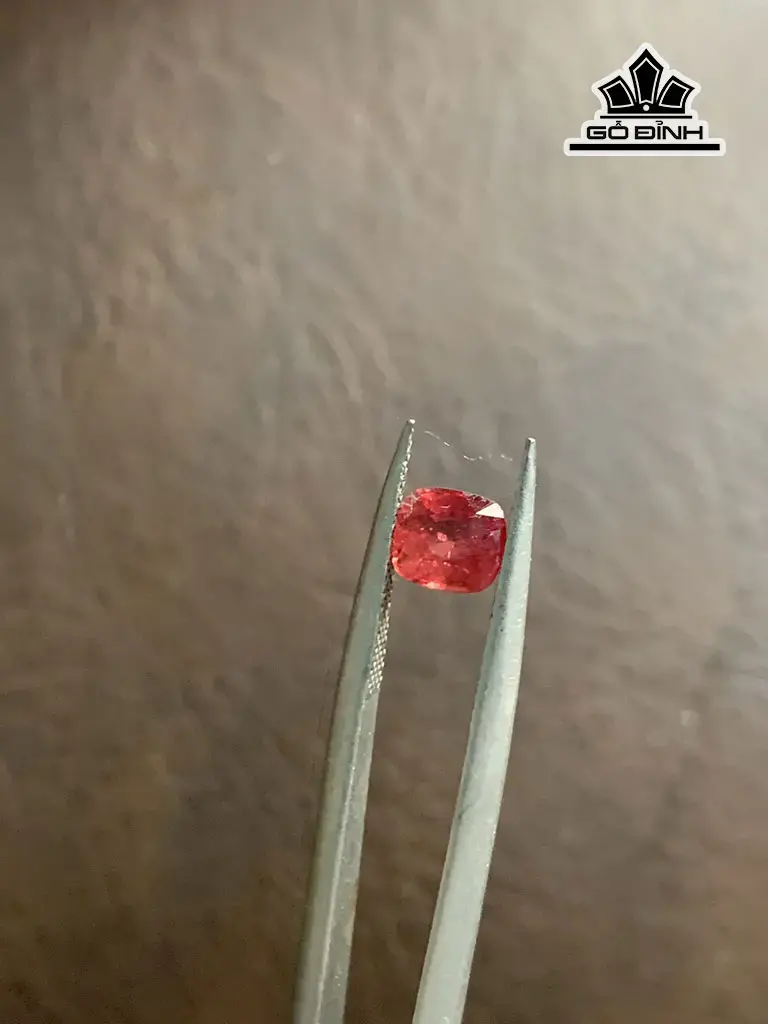 Viên Đá Spinel Cao 5,5 Ngang 5 Sâu 3,5 (mm) 0,75cts