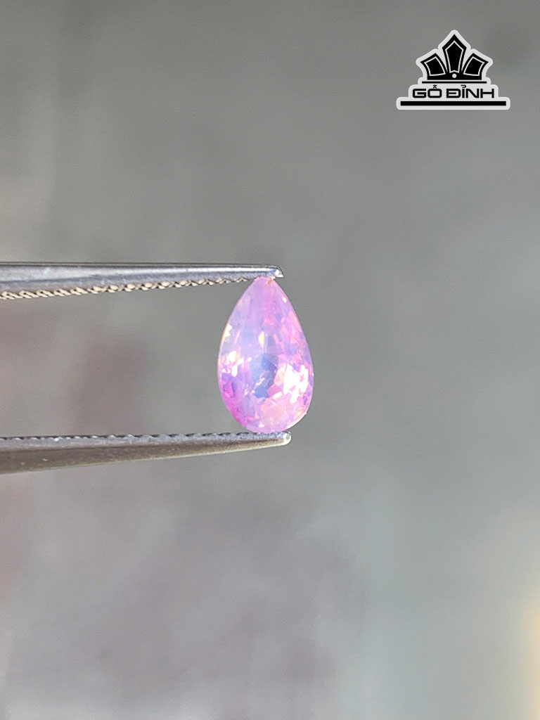 Viên Đá Sapphire Cao 7,6 Ngang 4,5 Sâu 3,5 (mm) 1,02cts