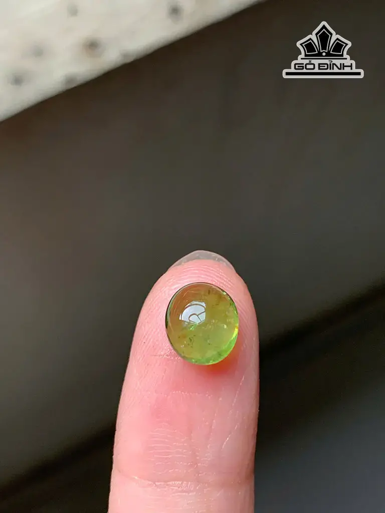 Viên Đá Tourmaline Cao 9 Ngang 8 Sâu 4,5 (mm) 2,785cts