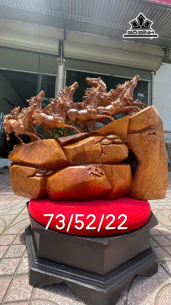 Tượng Bát Mã Gỗ Nu Ngọc Am Cao 52 Ngang 73 Sâu 22 (cm)