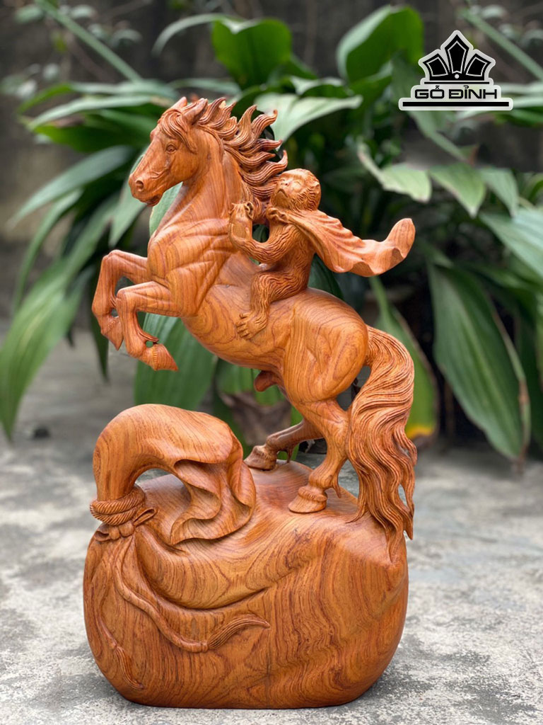 Tượng Thượng Mã Phong Hầu Gỗ Hương Cao 46 Ngang 25 Sâu 13 (cm)