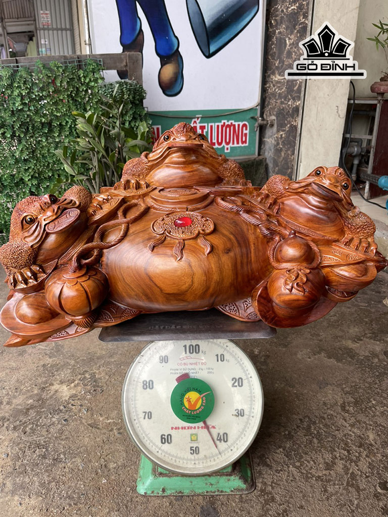 Tượng Tam Cóc Ngậm Tiền Gỗ Hương Cao 36 Ngang 68 Sâu 40 (cm)