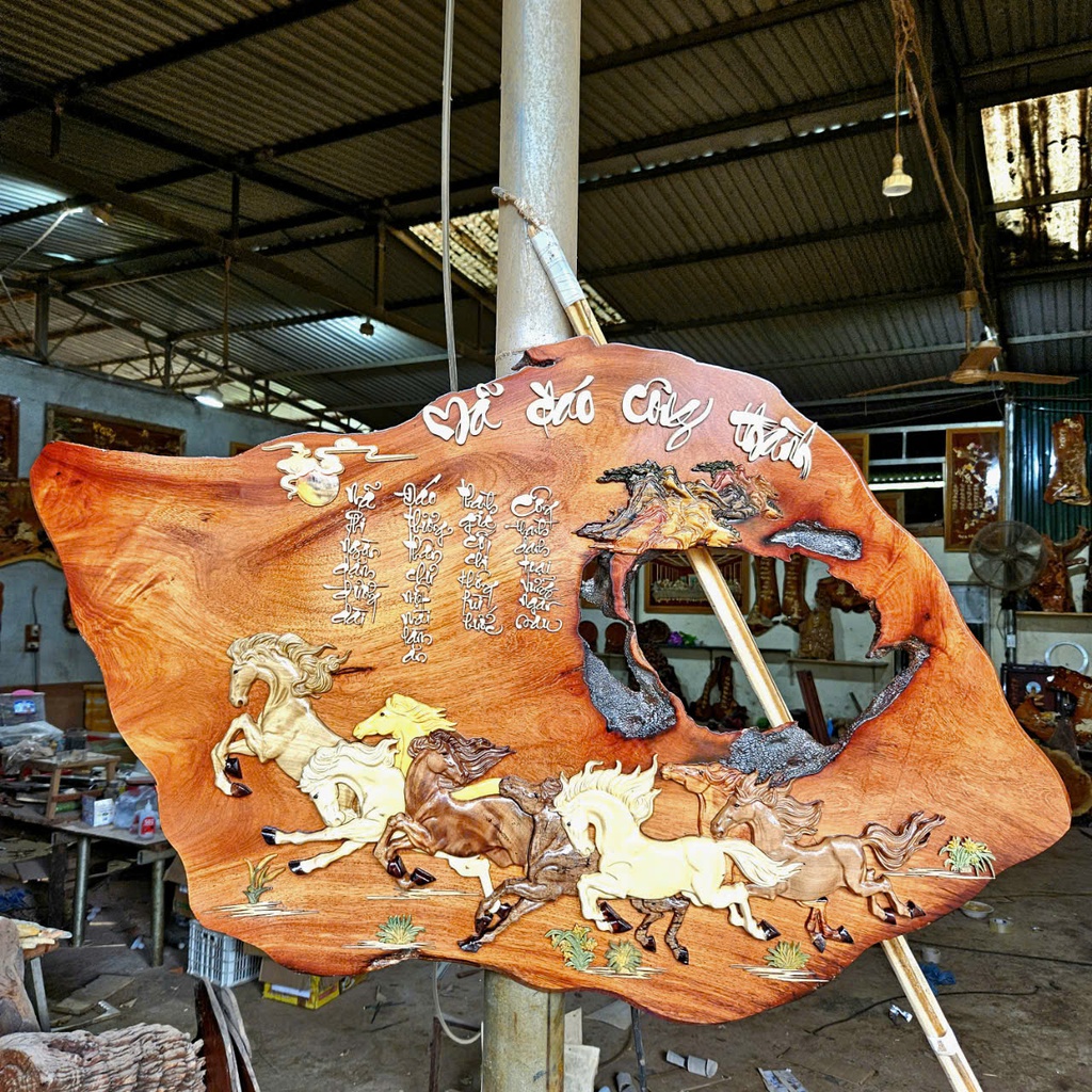 Tranh Mã Đáo Thành Công Gỗ Gõ Đỏ Cao 74 Rộng 100(cm)