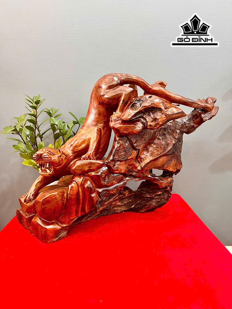 Tượng Báo Săn Mồi Gỗ Hương Cao 50 Ngang 70 Sâu 26 (cm)